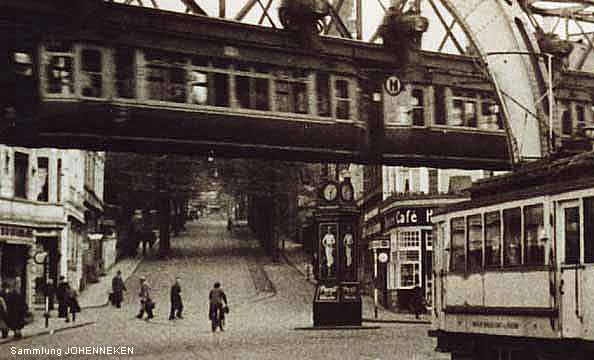 Schwebebahn und Straßenbahn in Vohwinkel