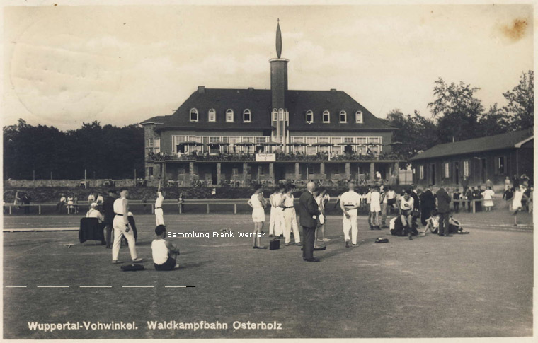 Die Waldkampfbahn am Osterholz auf einer Ansichtskarte von 1930 (Sammlung Frank Werner)