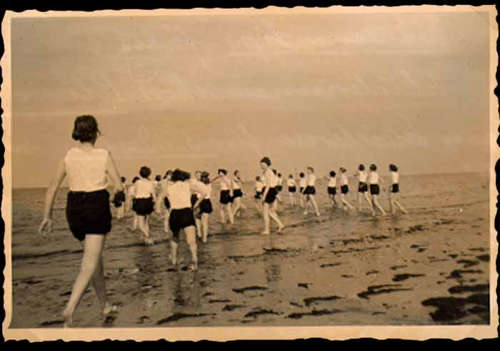 Schulausflug (Foto aus der Jubiläumsfestschrift Realschule in Wuppertal-Vohwinkel 1948-1998)