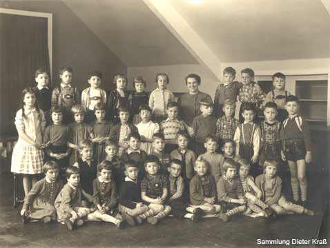 Klassenfoto der Klasse 1 a der Ev. Volksschule Gebhardtstraße 1960 (Sammlung Dieter Kraß)