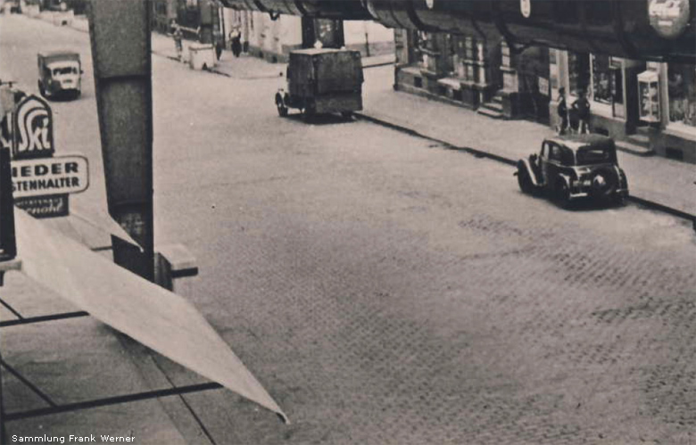 Die Schwebebahn über der Kaiserstraße auf einer Postkarte von 1957 (Sammlung Frank Werner)