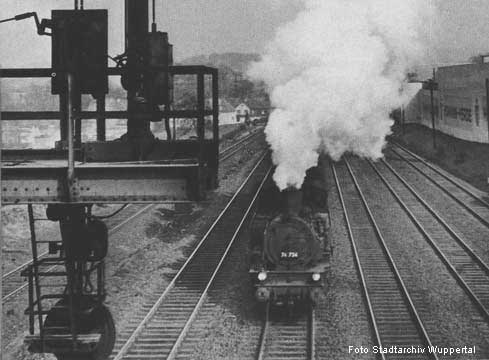 Bahn bei den Homann-Werken im Jahr 1938 (Foto Stadtarchiv Wuppertal)
