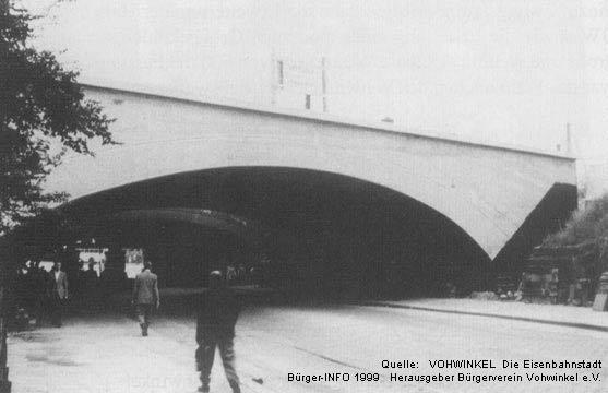 Dampflok vor Schwebebahnwerkstatt Vohwinkel 1971 (Foto Dieter Kraß)