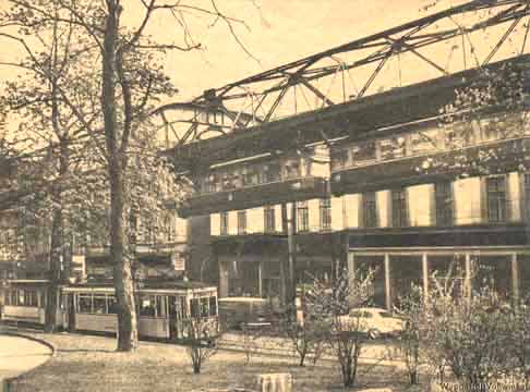 Straßenbahn der Linie V am Stationsgarten (Sammlung Dieter Kraß)